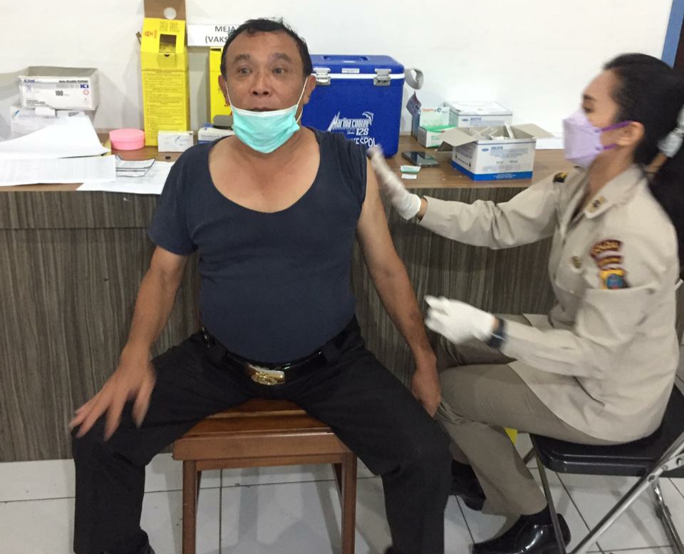 100 Personil Polda Sumut Jalani Vaksinasi