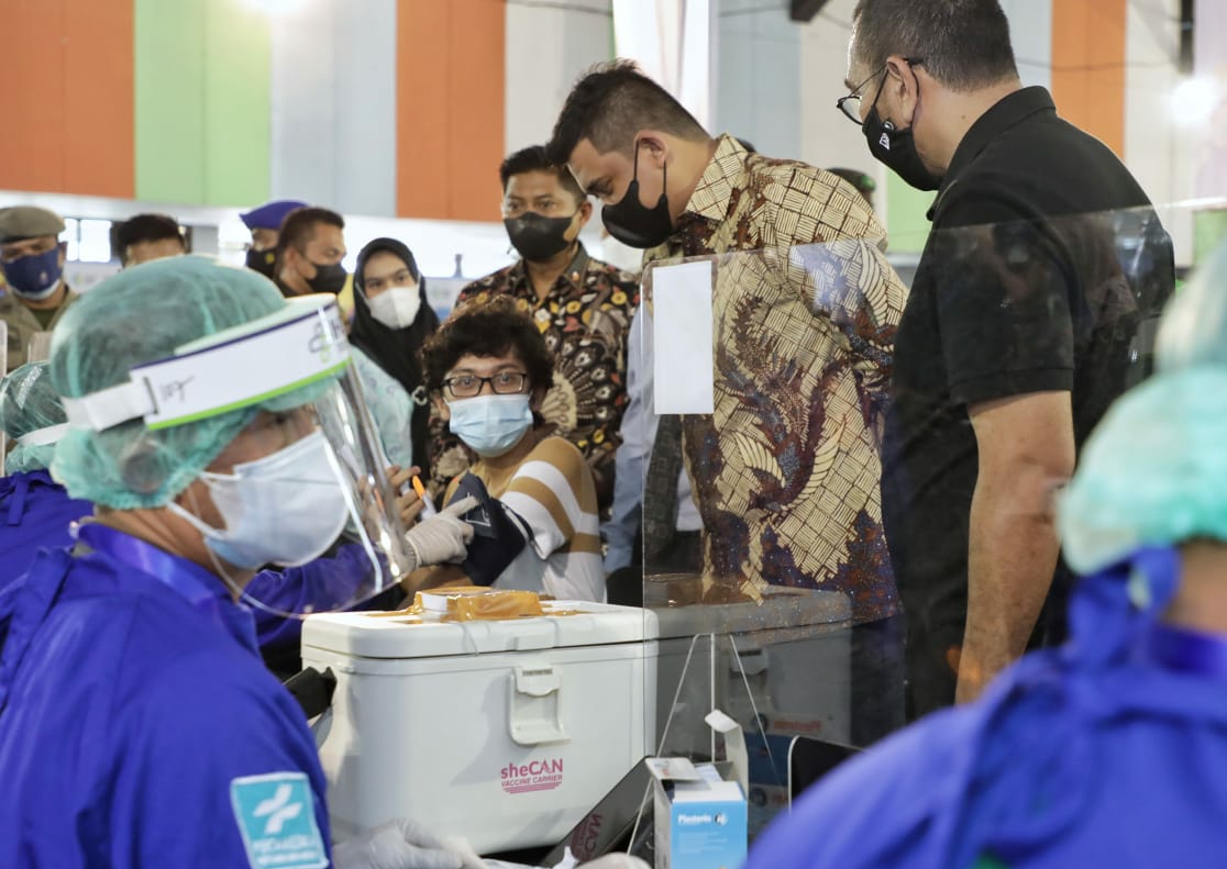 HUT Kota Medan Ke-431 Wali Kota Medan Tinjau Pelaksanaan Vaksin Massal