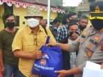 Kapolda Sumut dan Kapolres Samosir Berikan Bansos kepada Wartawan