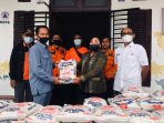 Gerak Cepat, PT. Inalum Serahkan Satu Ton Beras Korban Banjir di Batubara