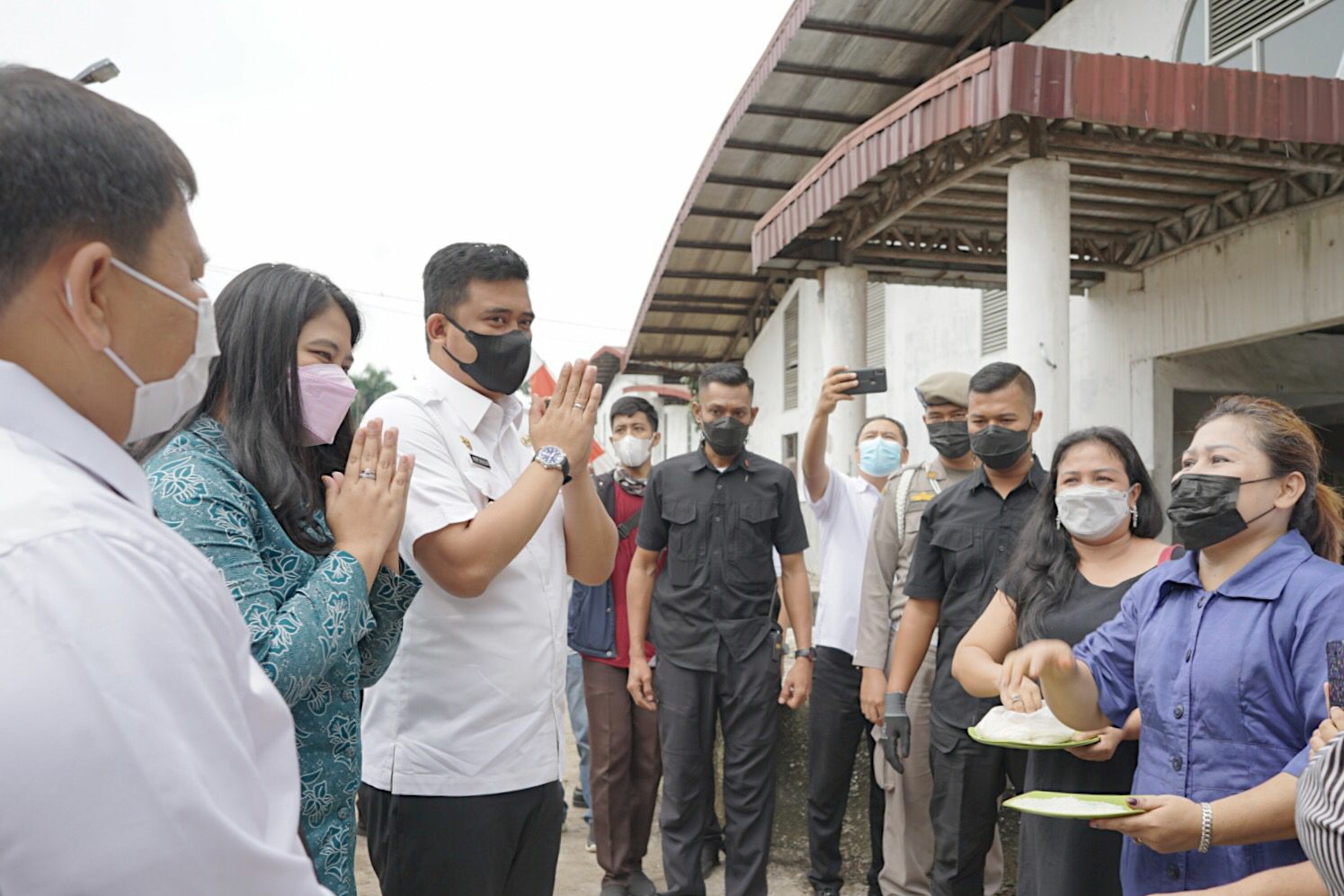 Jalan Sudah Di Beton, Pedagang Pasar Lau Cih Ucapkan Terimakasih kepada Bobby Nasution