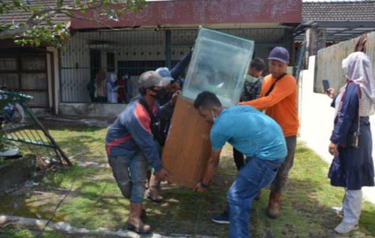 USU Lakukan Pengosongan Paksa Rumah Dinas yang Dihuni Keluarga Alm. Surman Manik di Jalan A. Sofyan