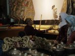 Bupati Asahan Tonton Wayang Kulit di Joglo Pujakesuma