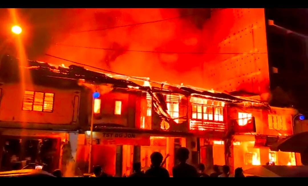 Kebakaran Sejumlah Ruko Lantai 2 di Lubuk Pakam