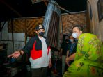 Tengah Malam, Bobby Nasution Pantau Rumah Warga Korban Puting Beliung di Denai
