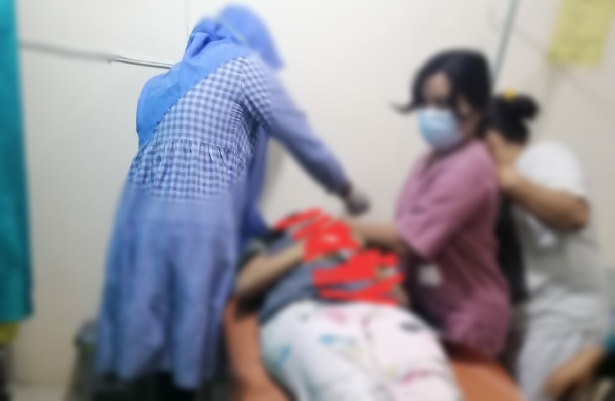 Rukyiah Histeris Lihat Jasad Anaknya Gantung Diri