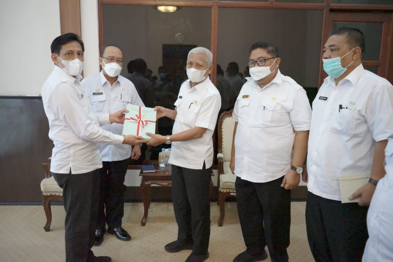 Bupati Asahan Terima 62 Sertifikat Tanah dari BPN