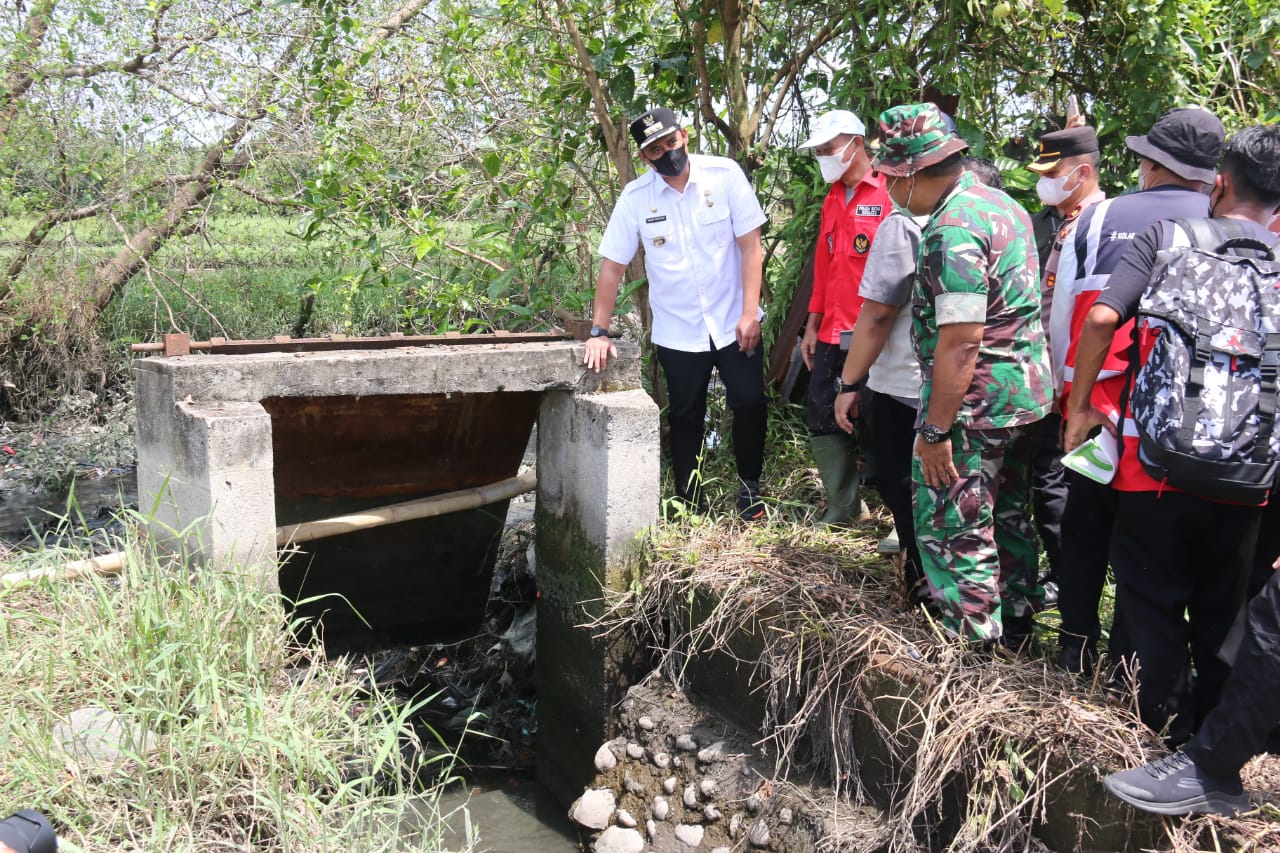 Cegah Banjir di Marelan, Bobby Nasution Tinjau Langsung Normalisasi Parit AMD