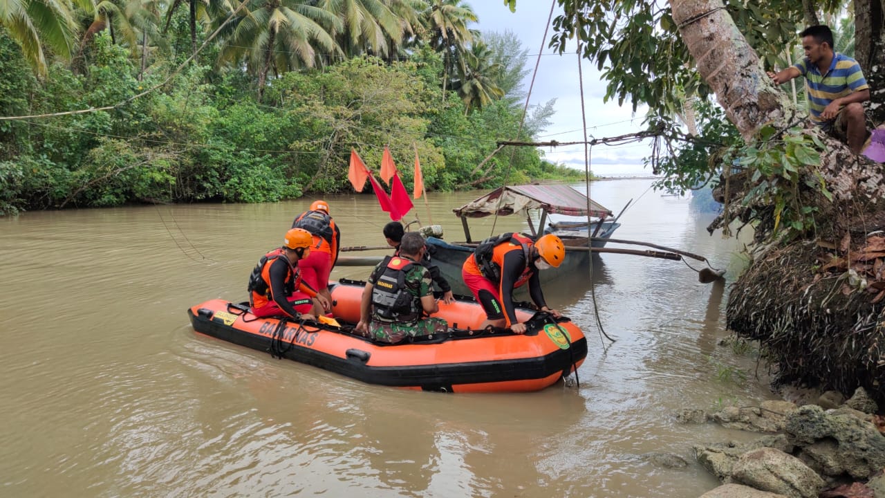 Usai Ambil Bantuan, Nenek 70 Tahun dan Balita Hanyut Terseret Arus Sungai