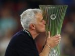 AS Roma Juara UEFA, Mourinho Cetak Rekor Kinclong