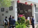 Polisi Geledah Rumah Apin Bakim Sang Bandar Judi Online Terbesar di Sumut