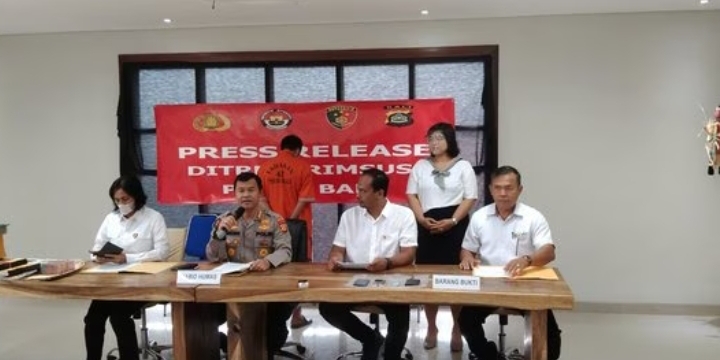 Suami Istri Bikin Video Porno dan Menjualnya, Raup Keuntungan Rp50 Juta