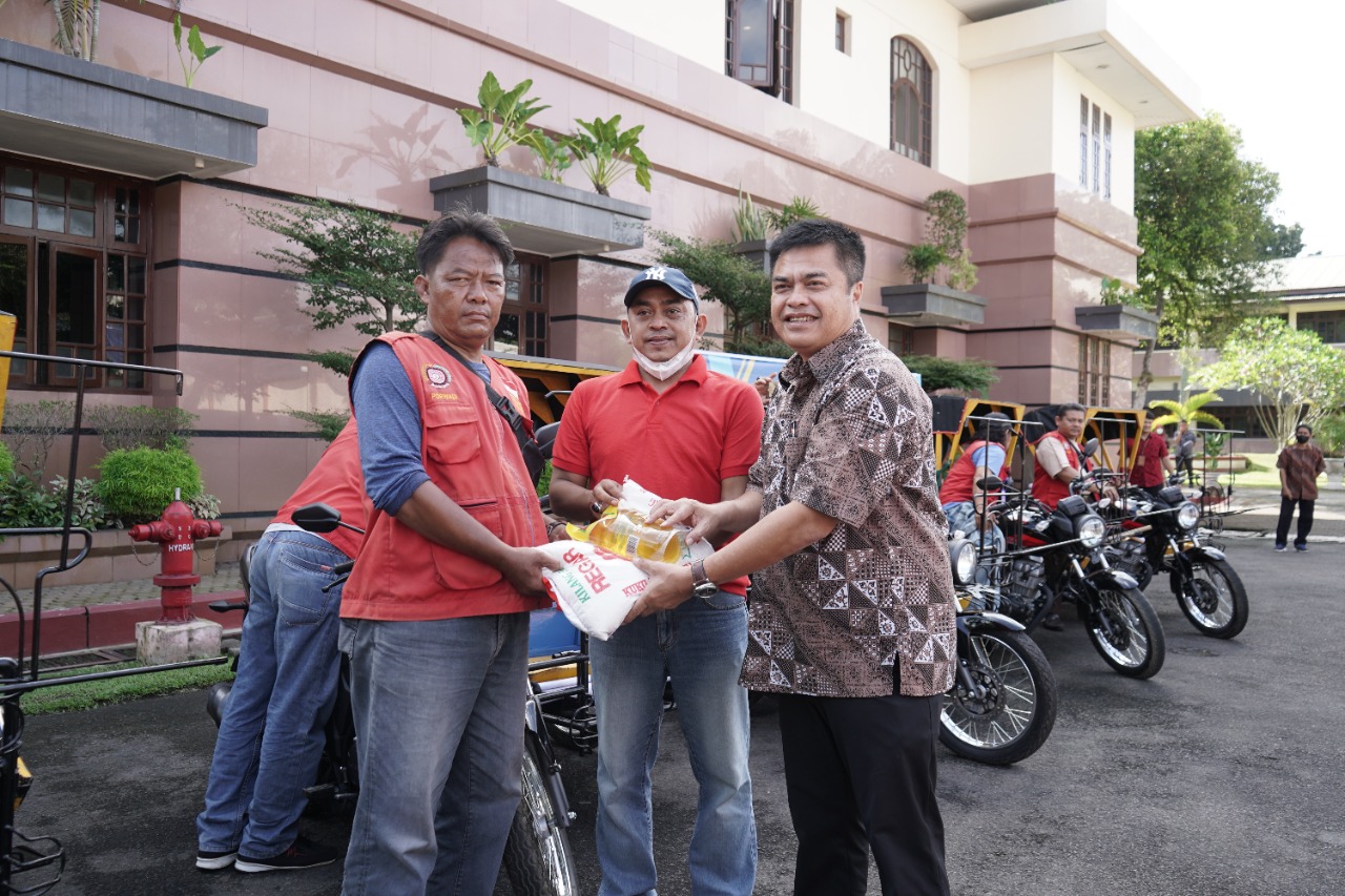 Buktikan Komitmen Sinergi Bersama Rakyat, PTPN III Di Apresiasi Ribuan Abang Becak Sumut