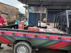 Terima Bantuan Caisar Springbed, 6 Pedagang Korban Kebakaran di Jamin Ginting Terharu
