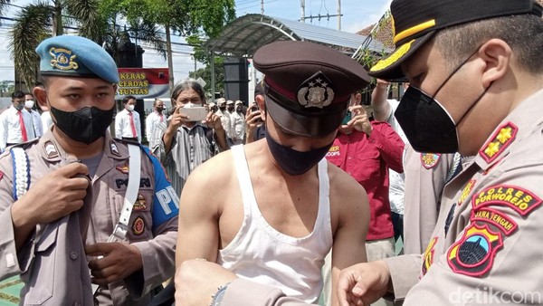 Oknum Polisi Selingkuhi Istri TNI Dipecat