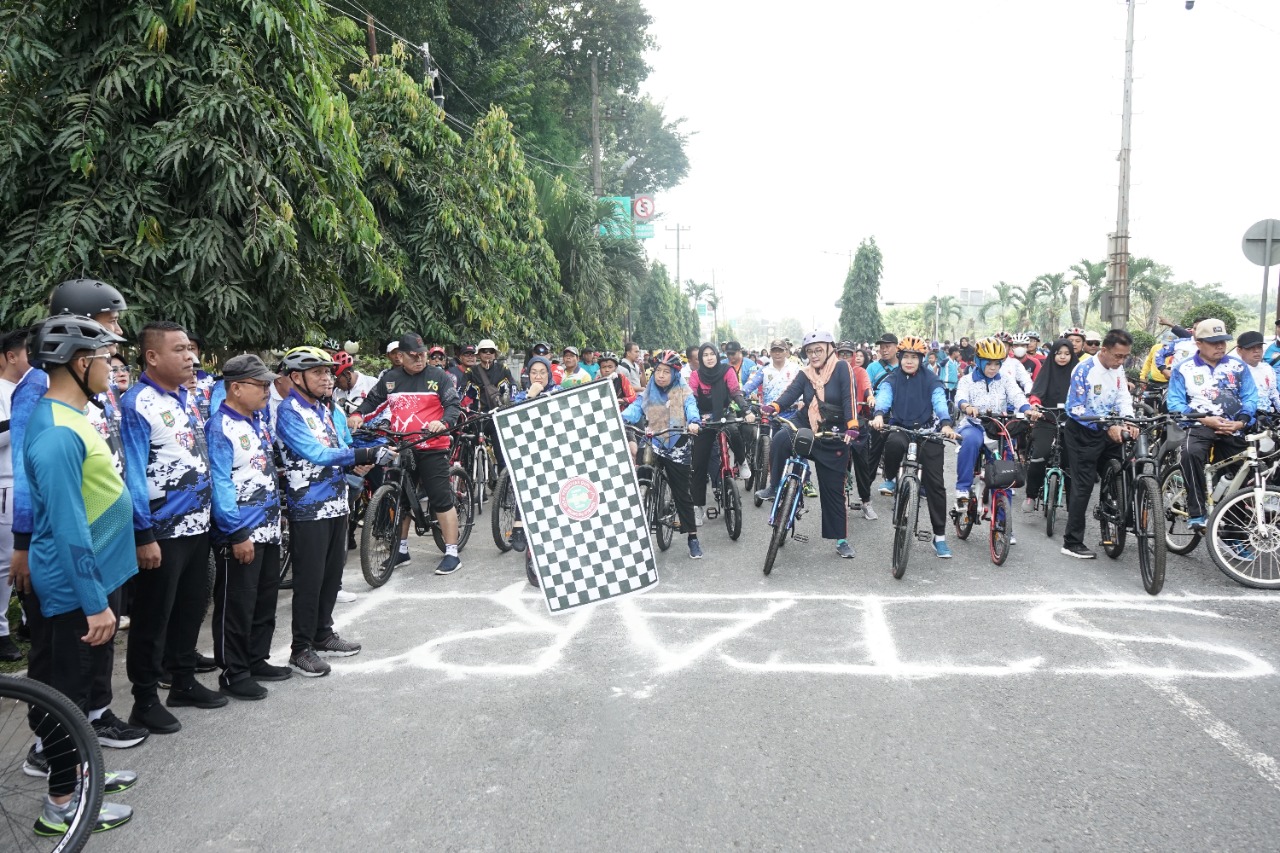 Guru di Asahan Gowes Bersama Ribuan Masyarakat dan Forkopimda
