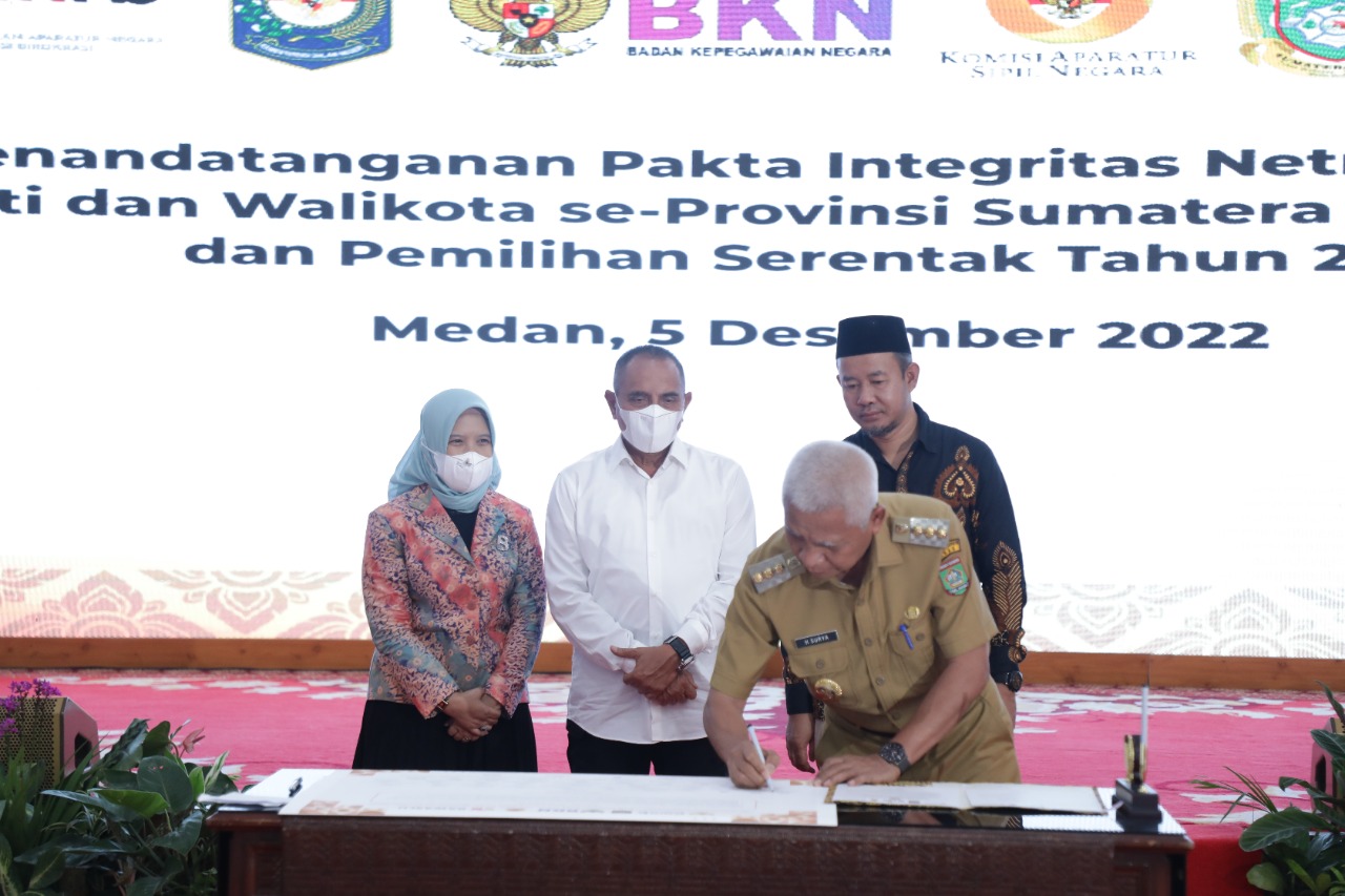 Bupati Asahan Tandatangani Fakta Integritas Netralitas ASN di Medan