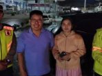Sigap Petugas Pos Pintu Tol Indrapura Bantu Pemudik Alami Pecah Ban