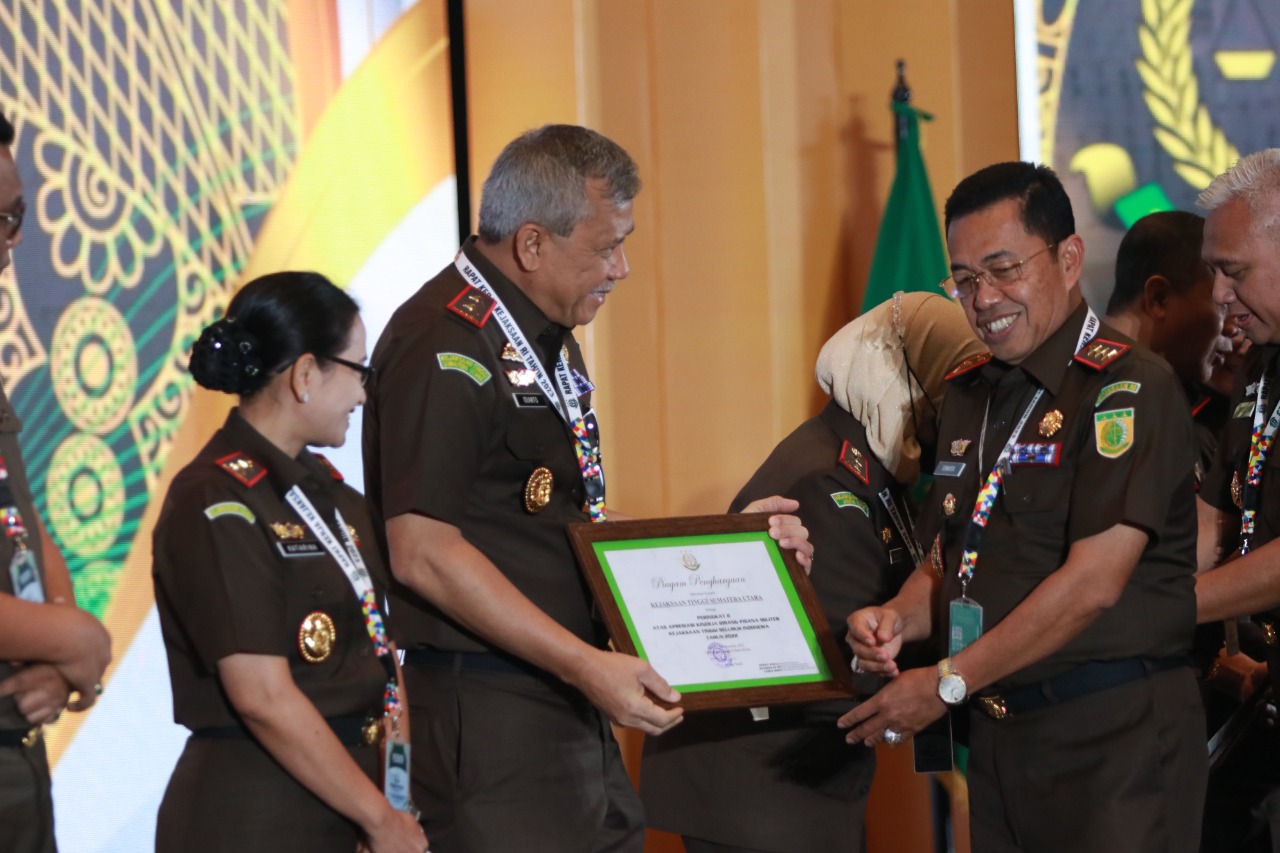 Borong 4 Penghargaan, Idianto Bawa Harum Nama Kejati Sumut di Rakernas Kejaksaan RI 2023