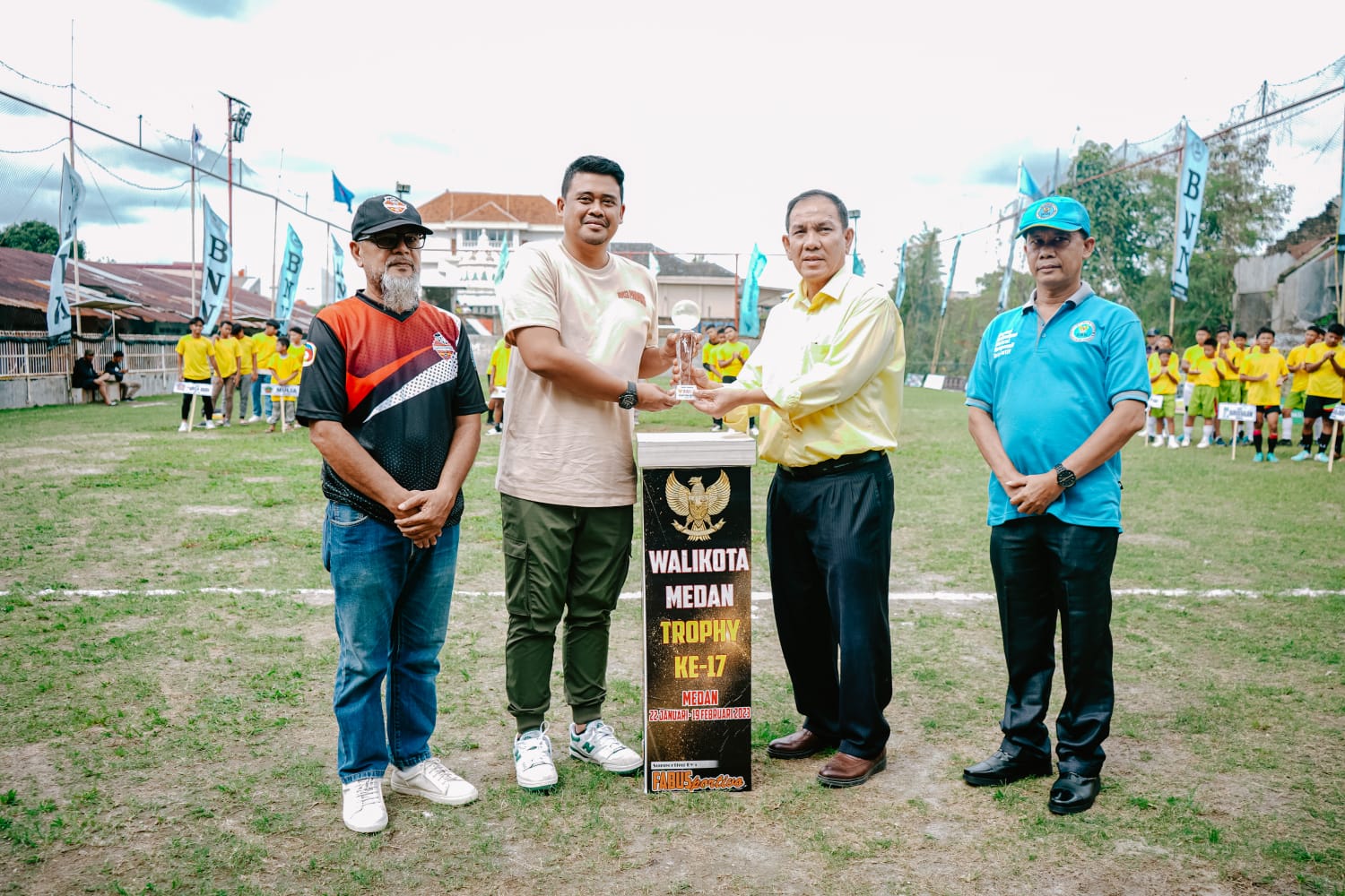 Bobby Nasution Buka Kompetisi Liga Mini Soccer Tingkat SMP