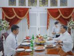 Dijamu Makan Malam Oleh Bobby Nasution, Prabowo Subianto Sukai Menu Roti Jala