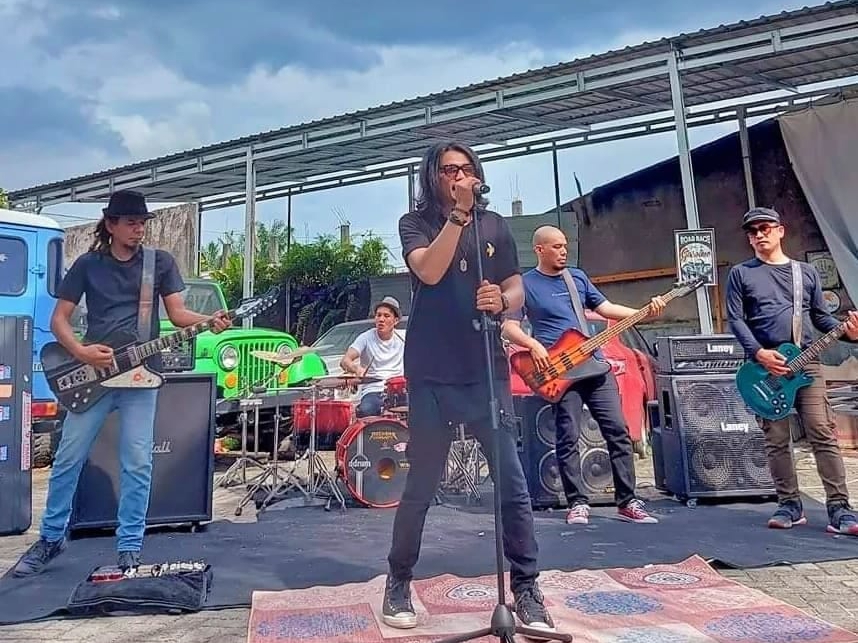 Radiotron Rilis Music Video 'Kuingin Kau Mengerti'