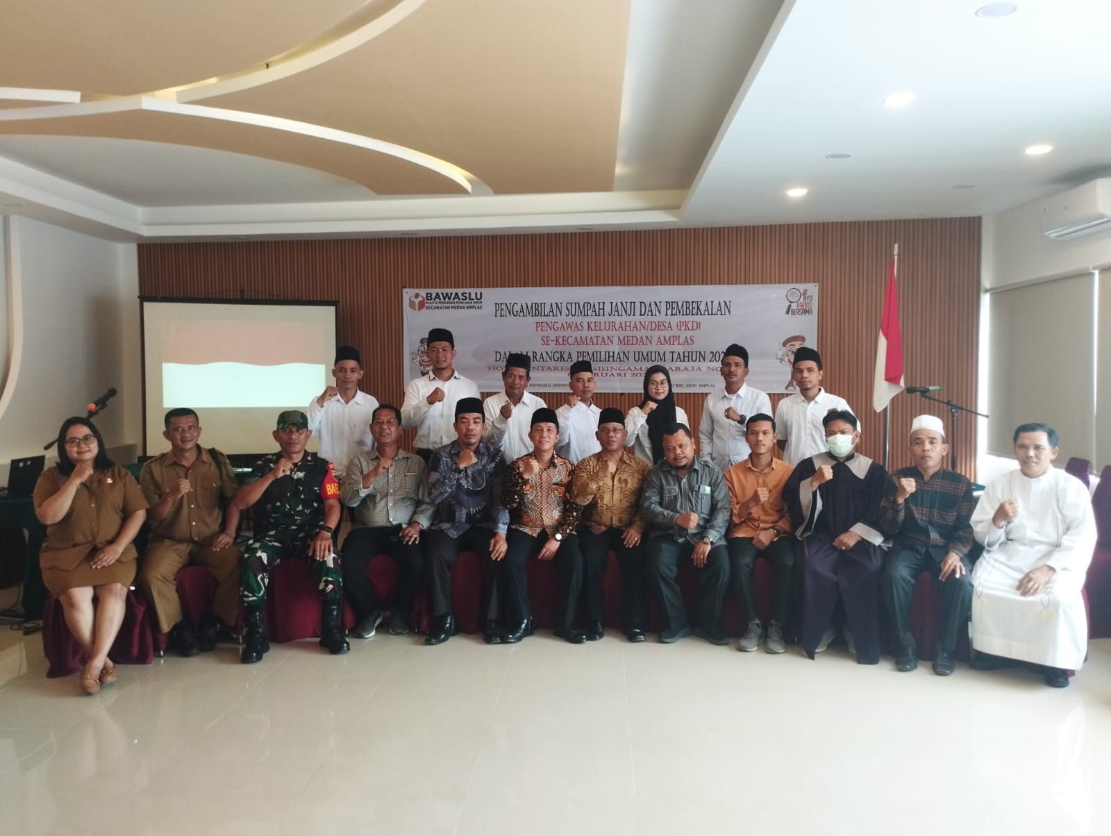 Lantik 7 Pengawas Kelurahan, Ini Pesan Ketua Panwaslu Kecamatan Medan Amplas