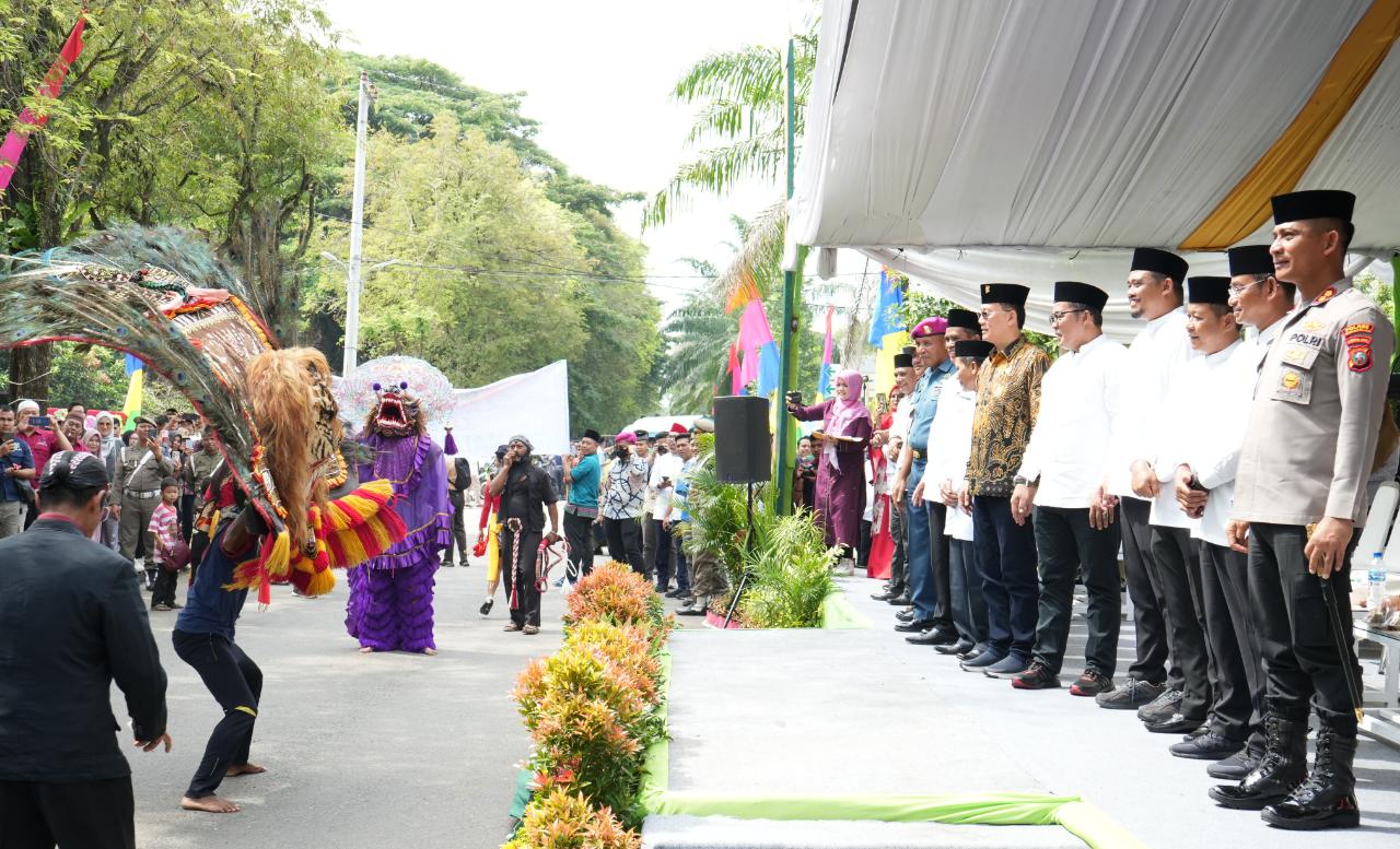 Ribuan Masyarakat Berbagai Etnis Ikut Pawai Ta'aruf Pembukaan MTQ Ke 56 Kota Medan