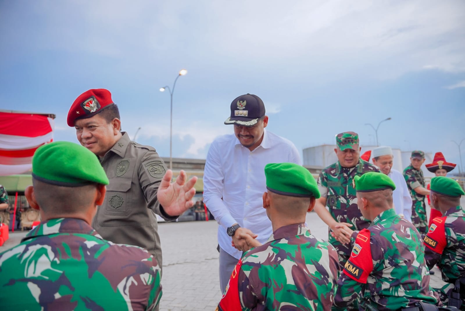 Ikut Lepas Satgas Yonif 125/SMB, Bobby Nasution: Selamat Bertugas Jaga Perbatasan