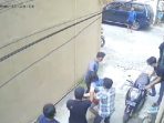 Beredar Video, Pria Tewas Diseret dan Dikeroyok Preman di Jalan Pukat