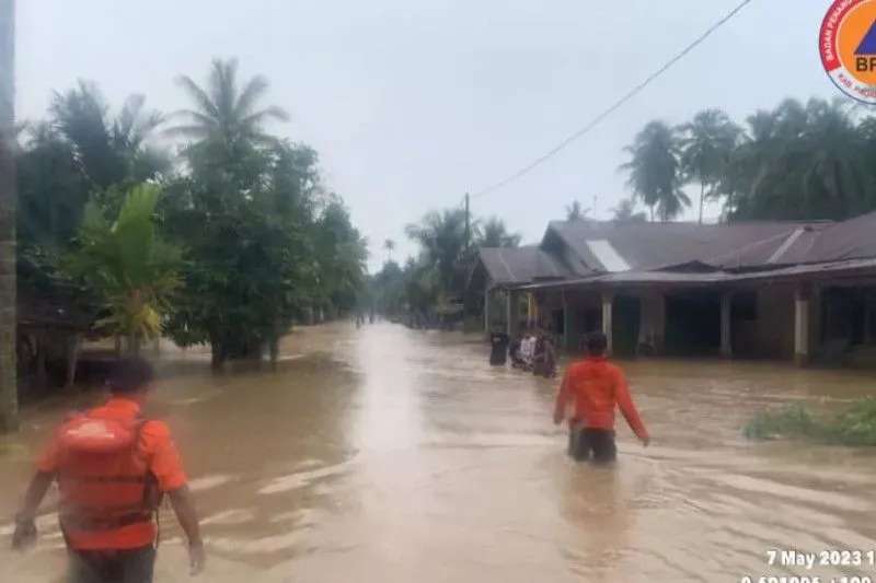 29 Nagari di Padang Pariaman Dilanda Banjir dan Longsor