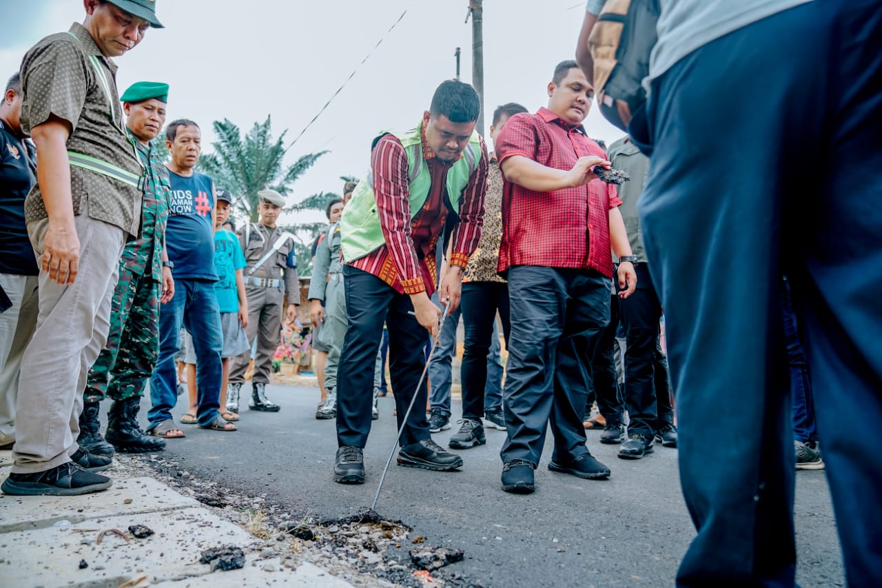 Pengaspalan Jalan Bunga Rampai III Asal-asalan, Bobby Nasution: Korek dan Aspal Ulang
