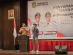 125 Mahasiswa Terharu Menerima Bantuan Biaya Pendidikan, Terima Kasih Pak Bobby, Kami Sangat Terbantu