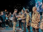 Bobby Nasution Beri Penghargaan Seniman Medan