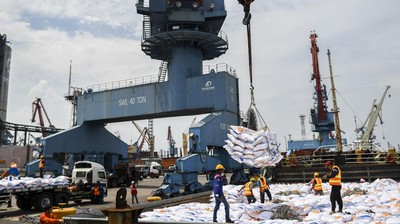 Antisipasi El Nino, 300 Ribu Ton Beras Impor Masuk RI