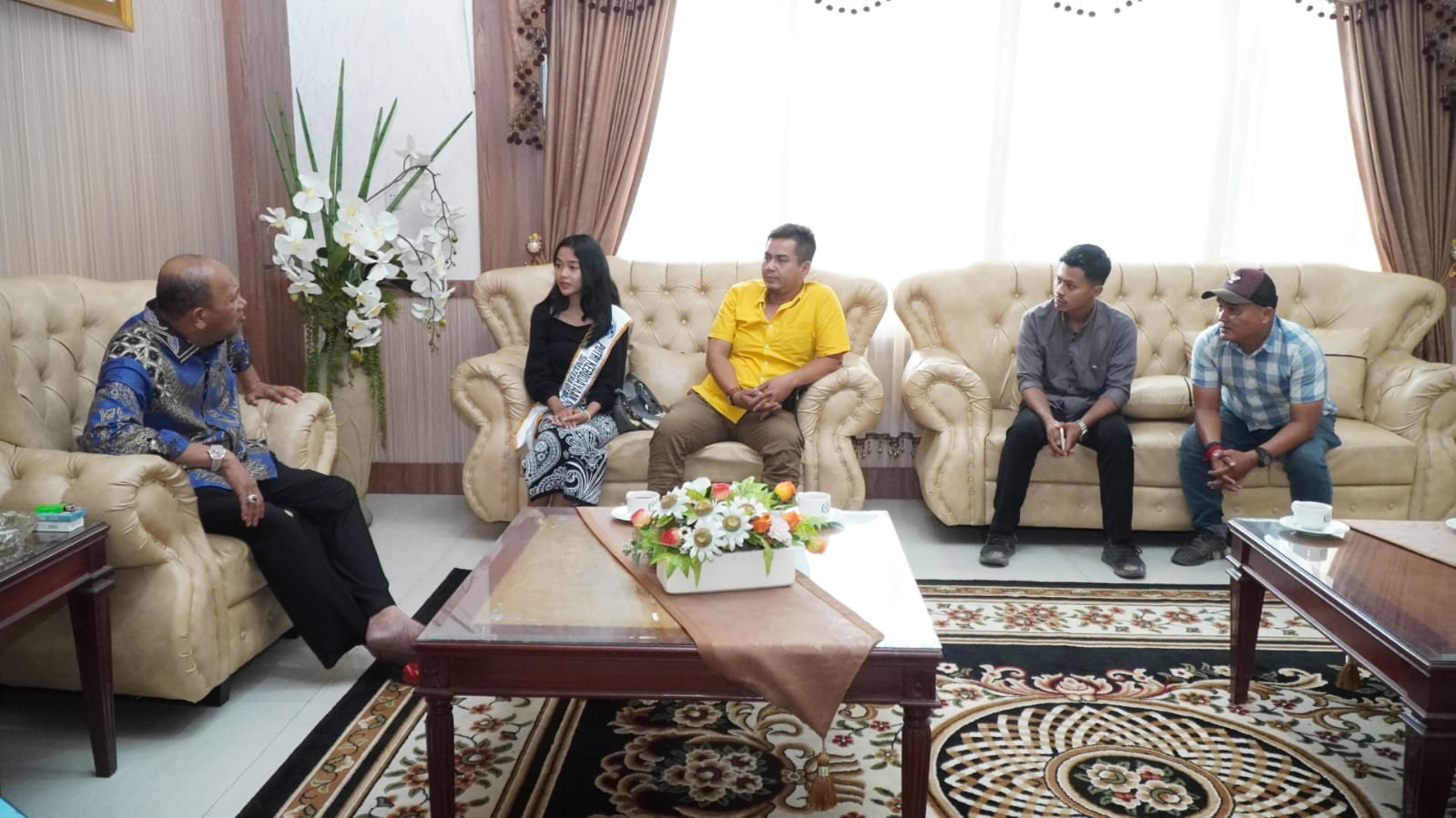 Bertemu Syah Afandin, Haga Izin Pakai Baju Khas Langkat di Final Putri Indonesia