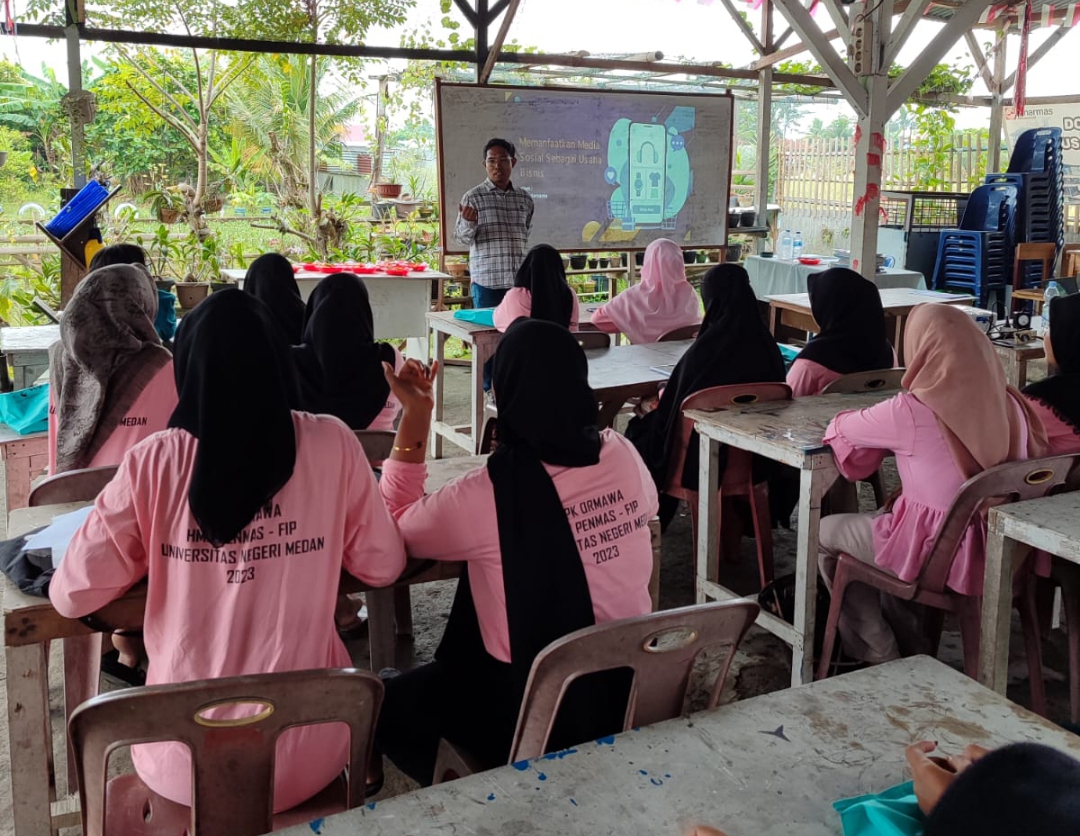 Penmas FIB UNIMED Gelar Pemanfaatan Medsos Untuk Peningkatan UMKM