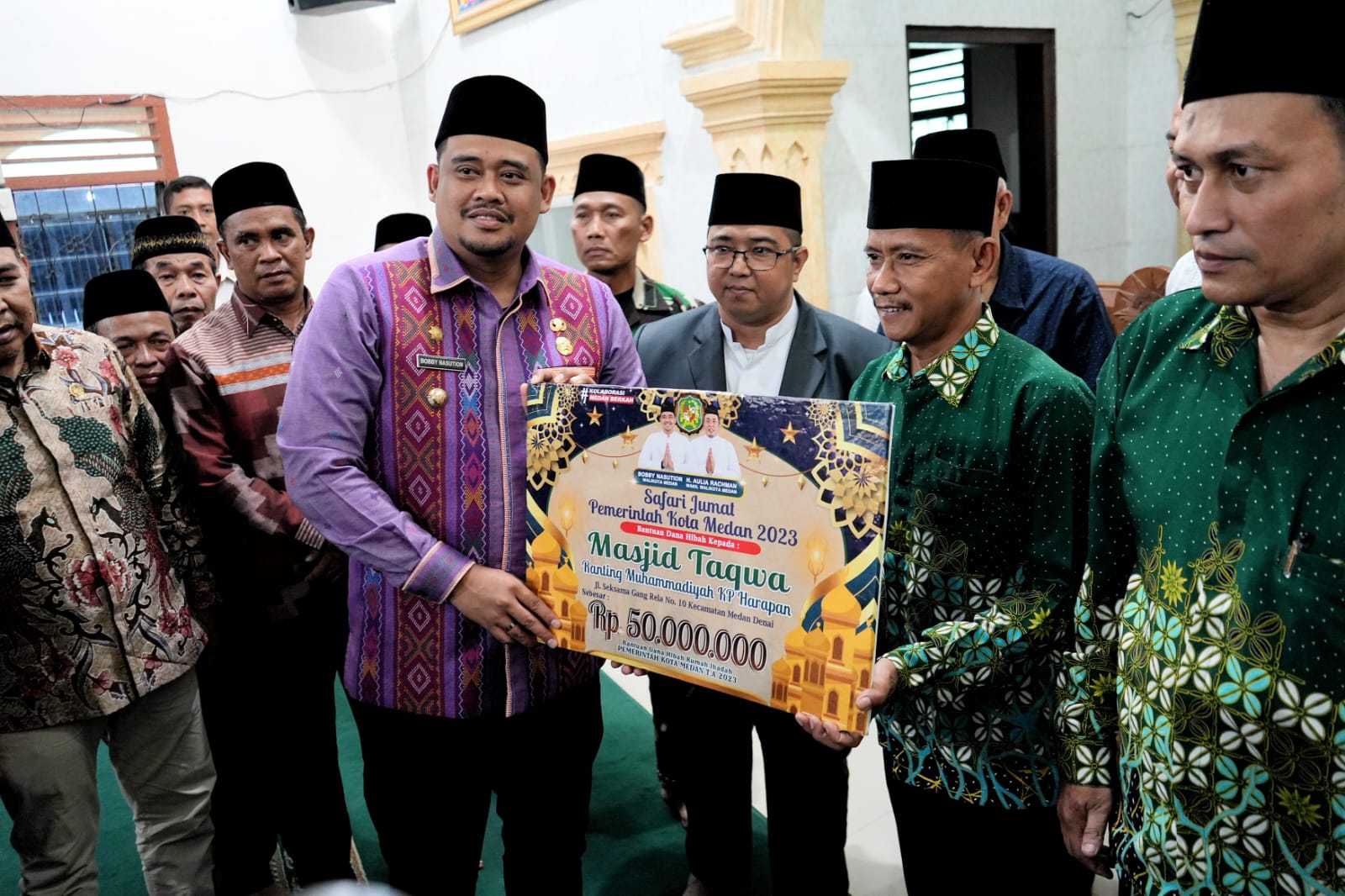 Bobby Nasution Ingin Masyarakat Disekitar Masjid Tidak Ada Yang Kekurangan
