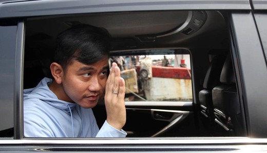 Gibran Minta Maaf Usai Aksi Semangati Pendukung di Debat Capres Disorot