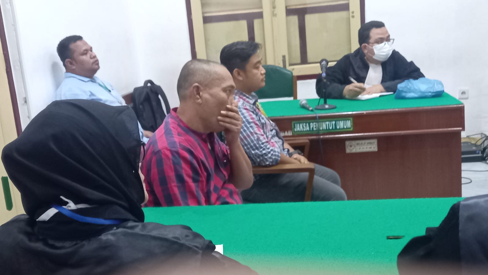 Hakim Tipikor Medan Vonis 1 Tahun PPK Disdik Sumut Hasudungan Limbong dkk Tanpa Perintah Ditahan