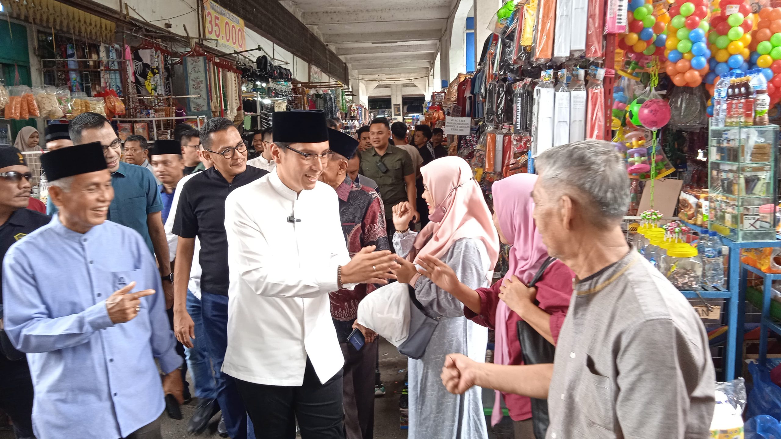 Serap Aspirasi Pedagang, Rico Waas Kunjungi Pusat Pasar Kota Medan