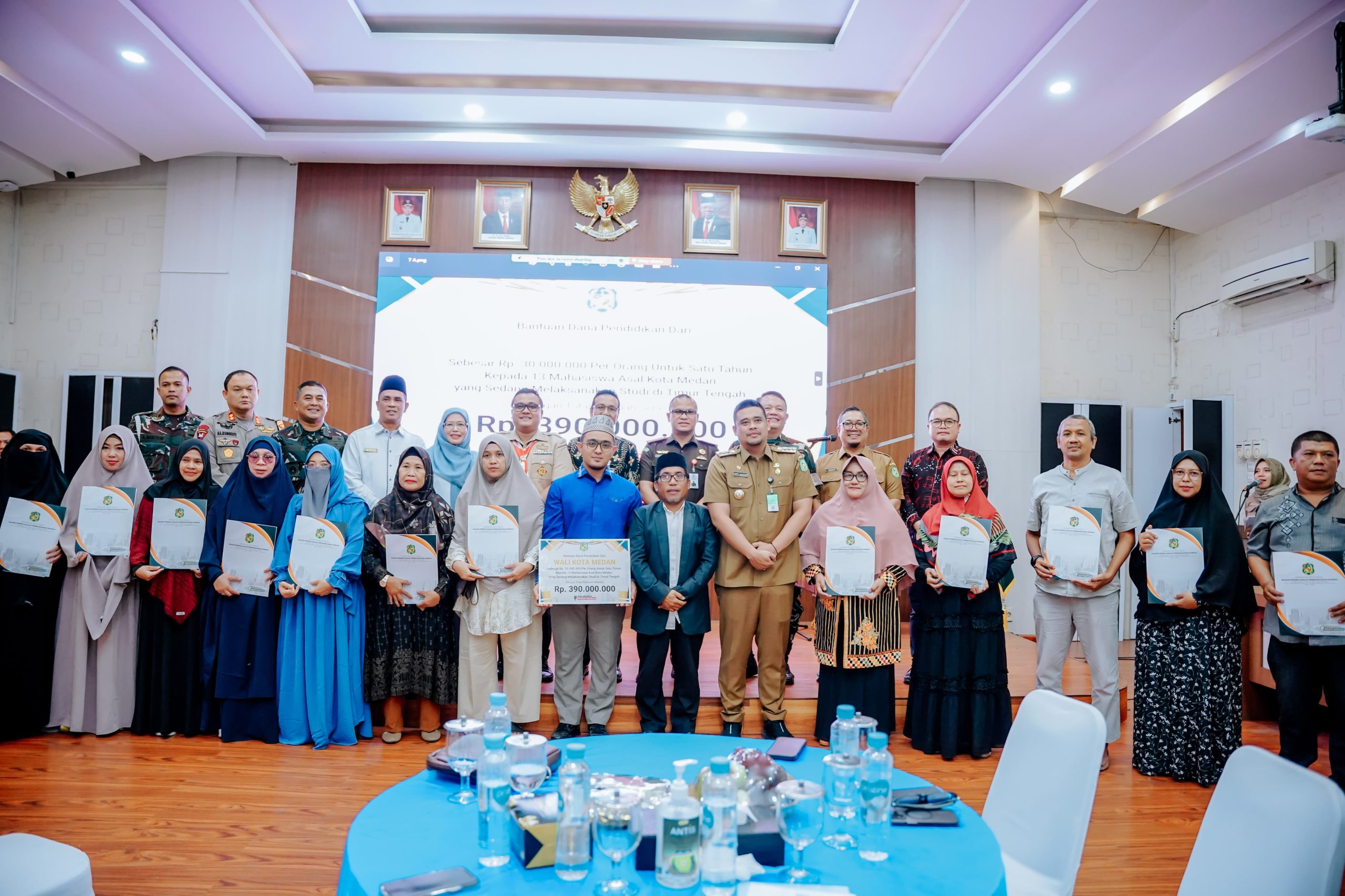 55.000 Siswa SD dan SMP Terima Program BSM, Bobby Nasution: Pergunakan dengan Baik