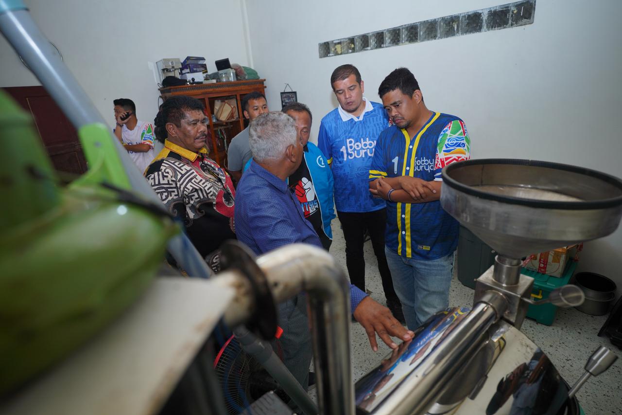 Petani Kopi Lintong di Humbahas: Kami Yakin Pak Bobby Jadi Gubernur