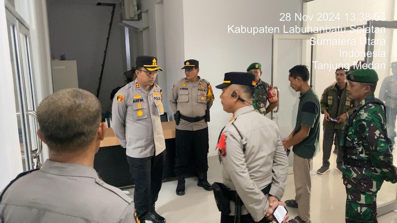 Kapolres Labusel Pastikan Surat Suara Aman di PPK