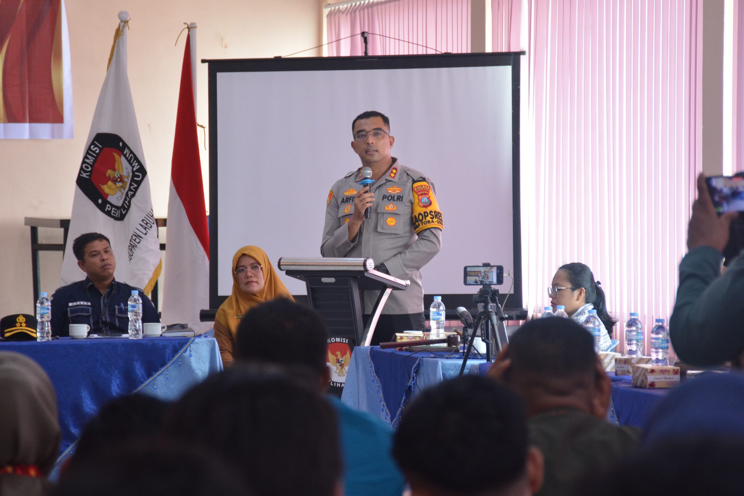 Pleno Rekapitulasi Suara, Kapolres Labusel: Terima Kasih Menjaga Pilkada Aman dan Damai
