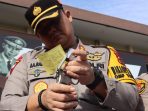 Waka Polrestabes Medan Periksa Senpi Anggota