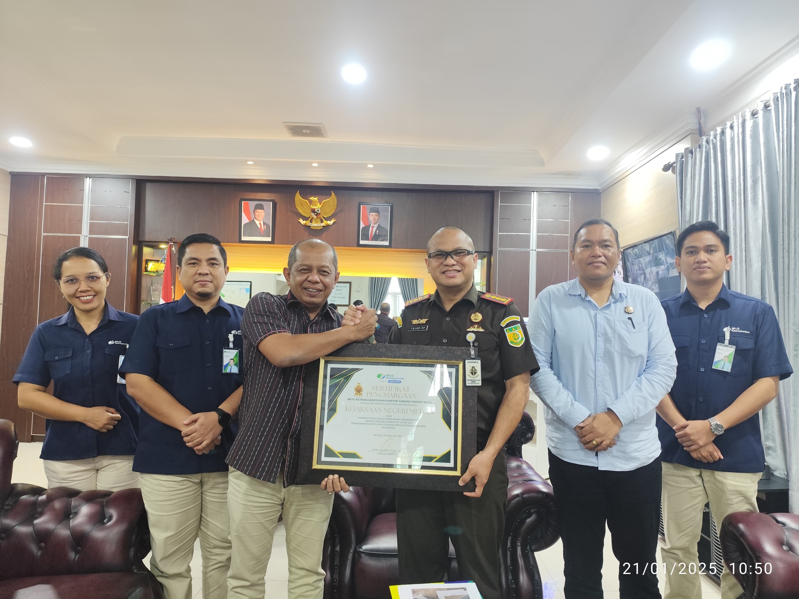 Pemulihan Hak Pekerja Hingga Rp2,3 Miliar, Kejari Medan Terima Penghargaan dari BPJS Ketenagakerjaan