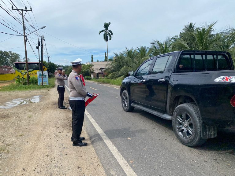 Satlantas Polres Labusel Tingkatkan Kesadaran Berlalulintas Melalui Strong Point