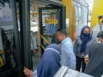 Wakil Wali Kota Medan Naik Bus Listrik Berangkat ke Kantor