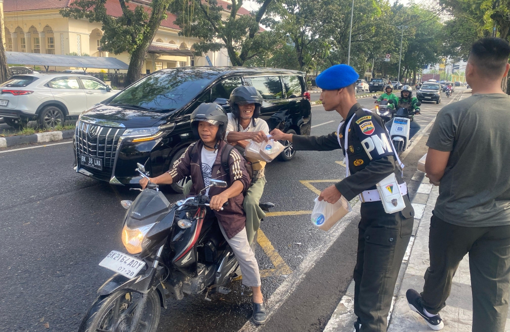 Berbagi Kebaikan, Denpom 1/5 Medan Terus Gelar Jumat Berkah
